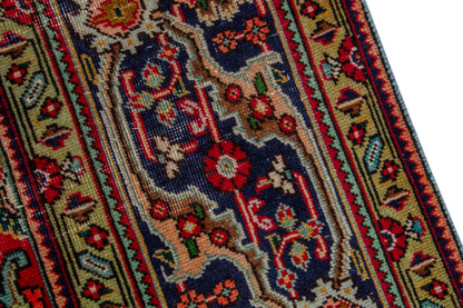 4096 - 7'10" x 11'3"