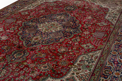 4096 - 7'10" x 11'3"