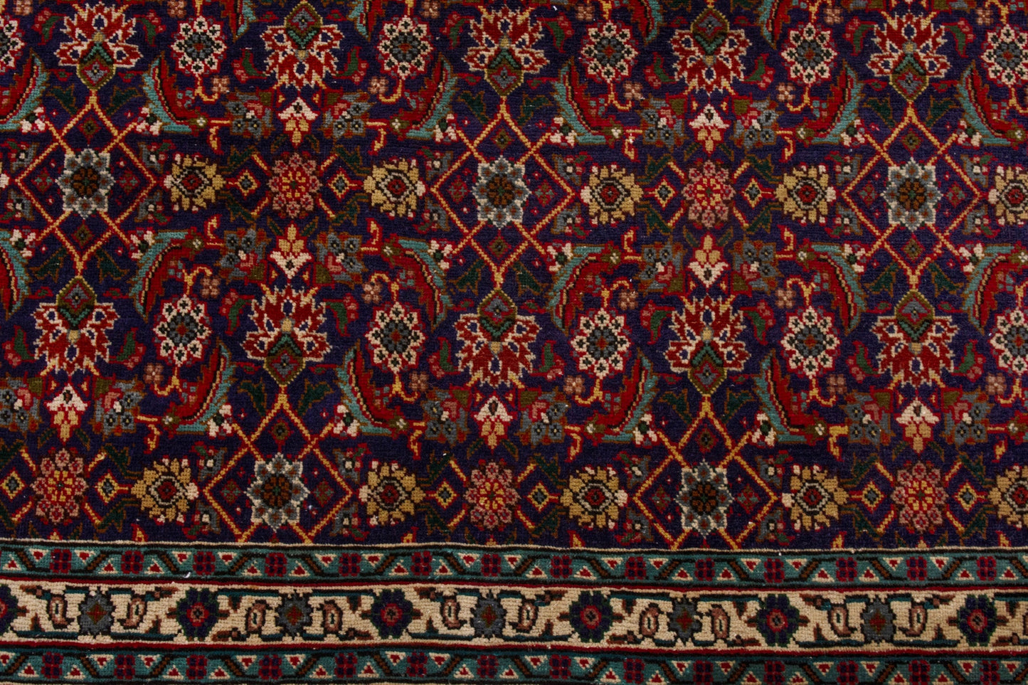 4107 - 9'4" x 12'10"