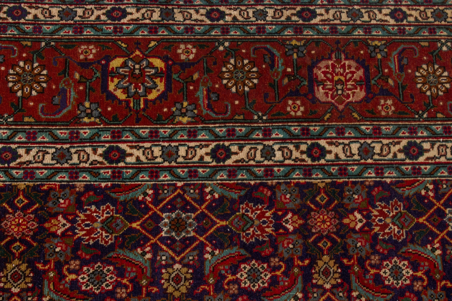 4107 - 9'4" x 12'10"