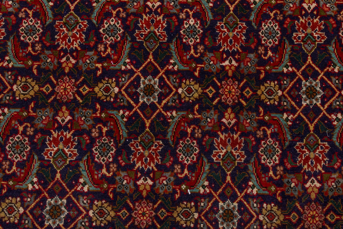 4107 - 9'4" x 12'10"