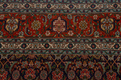 4107 - 9'4" x 12'10"