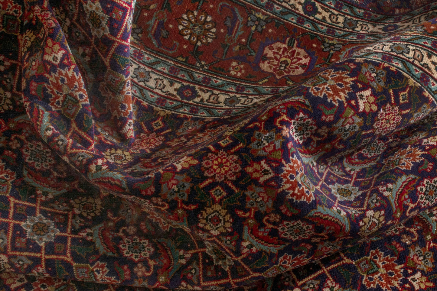 4107 - 9'4" x 12'10"