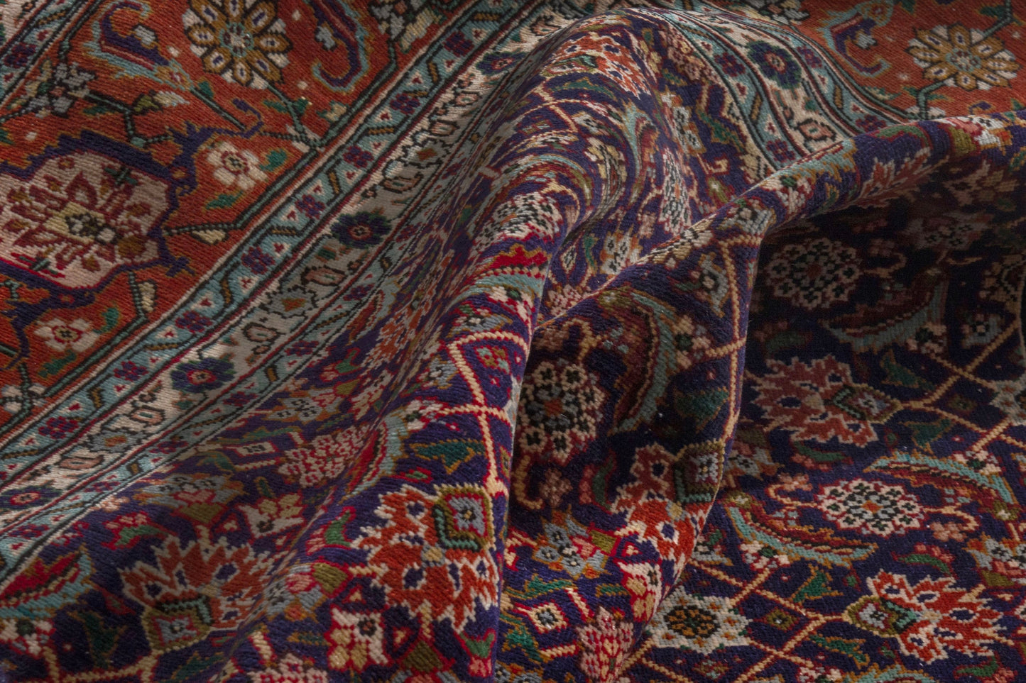 4107 - 9'4" x 12'10"