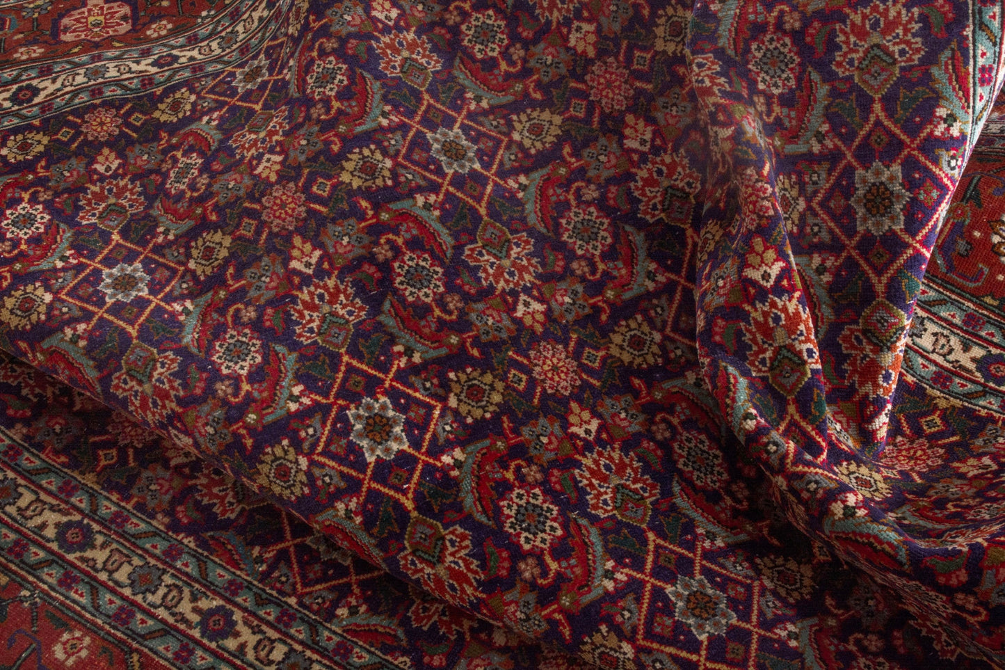 4107 - 9'4" x 12'10"