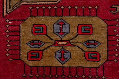 4265 - 5'3" x 10'10"