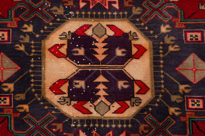 4265 - 5'3" x 10'10"