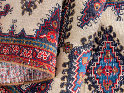 4304 - 2'7" x 10'11"