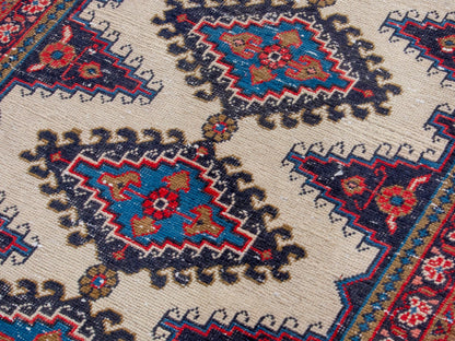 4304 - 2'7" x 10'11"