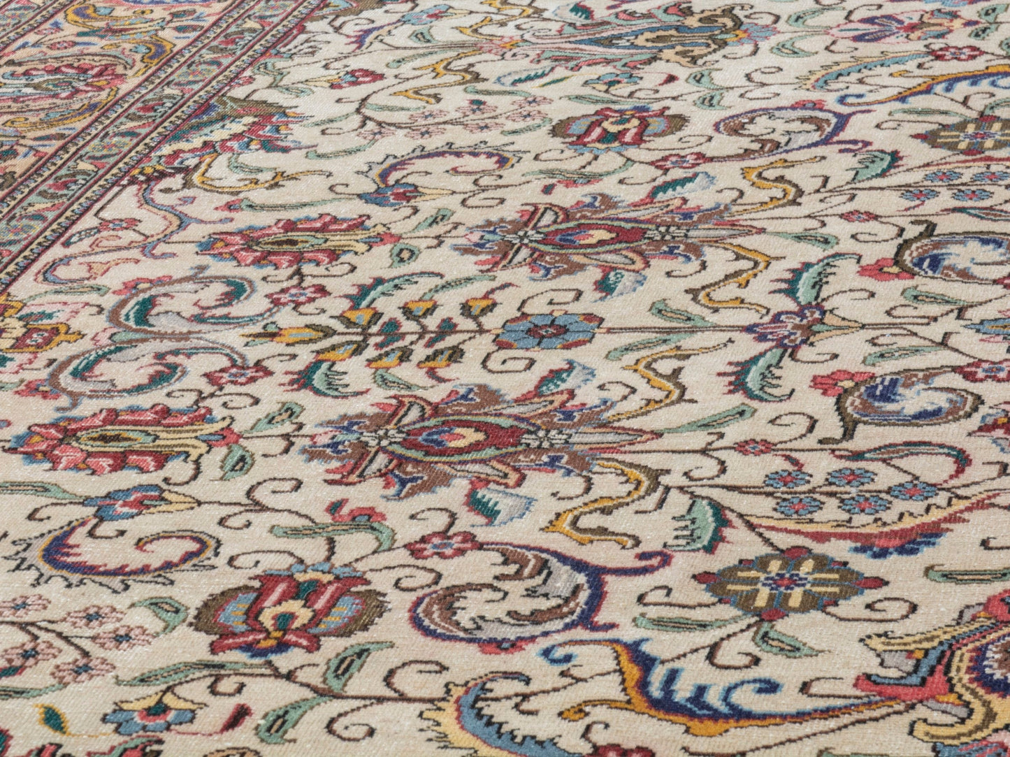 4383 - 9'8" x 12'10"