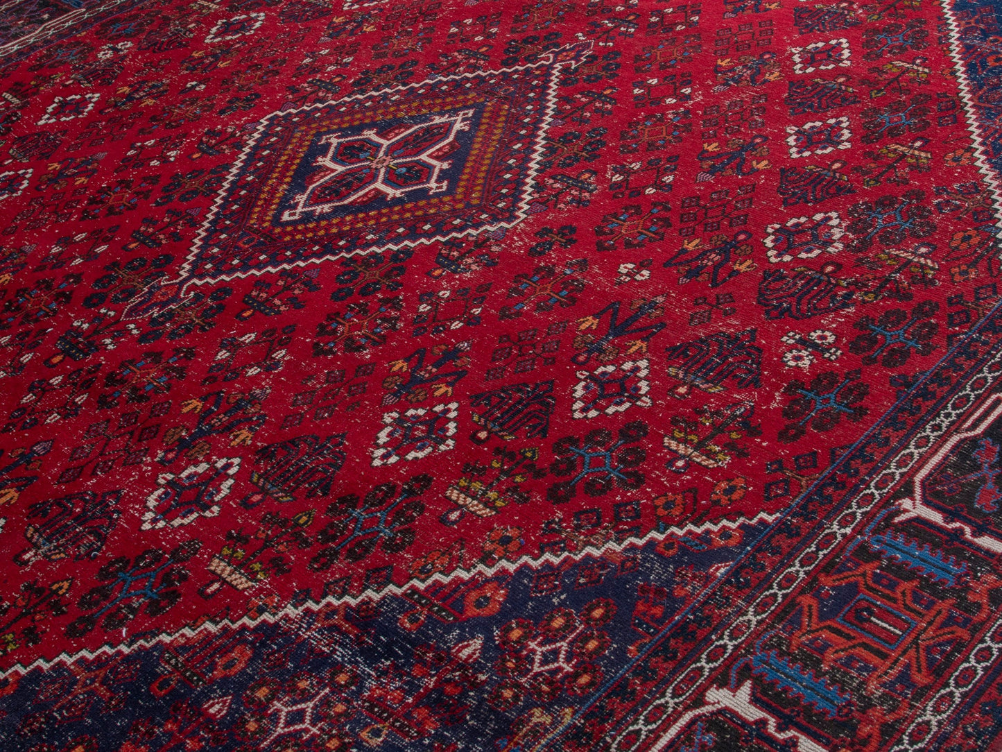 4384 - 9'10" x 13'1"