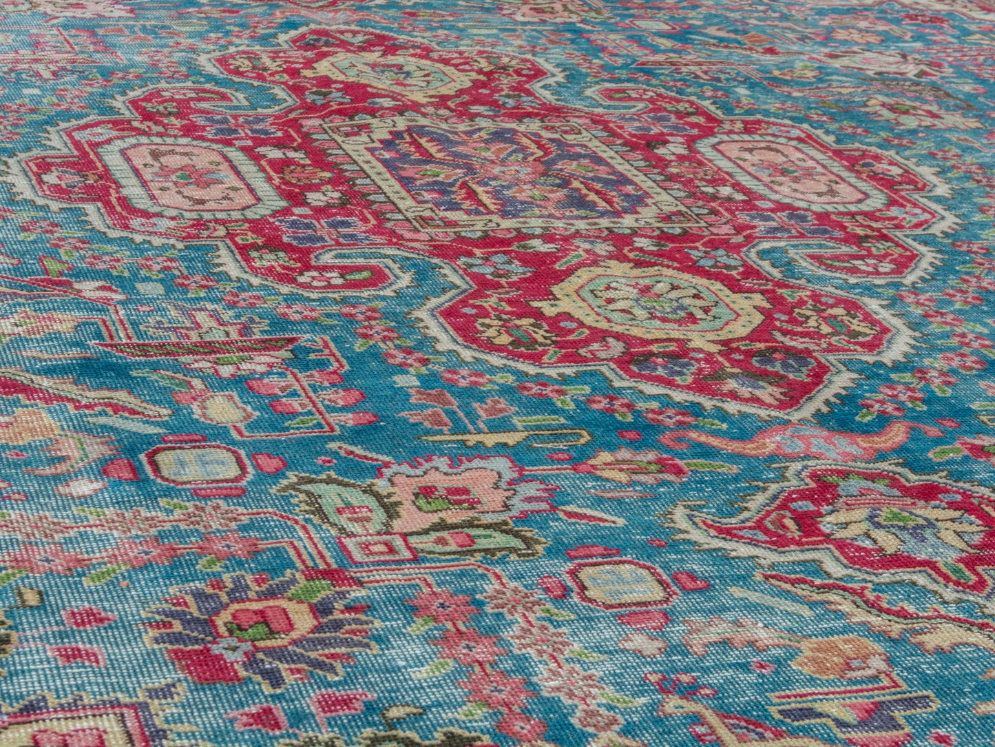 4386 - 7'10" x 11'2"