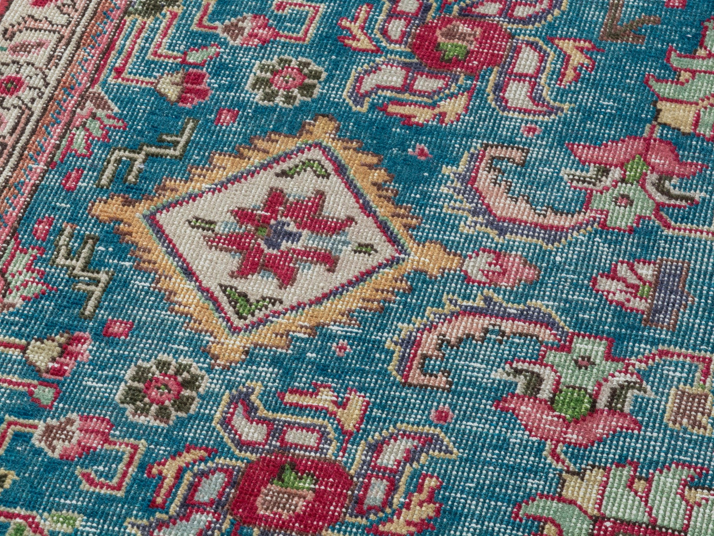 4386 - 7'10" x 11'2"