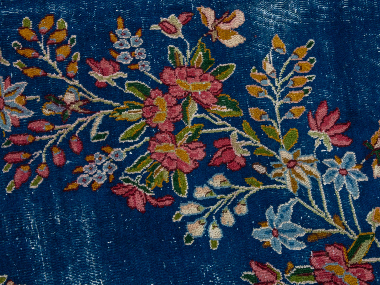 4389 - 9'11" x 13'7"