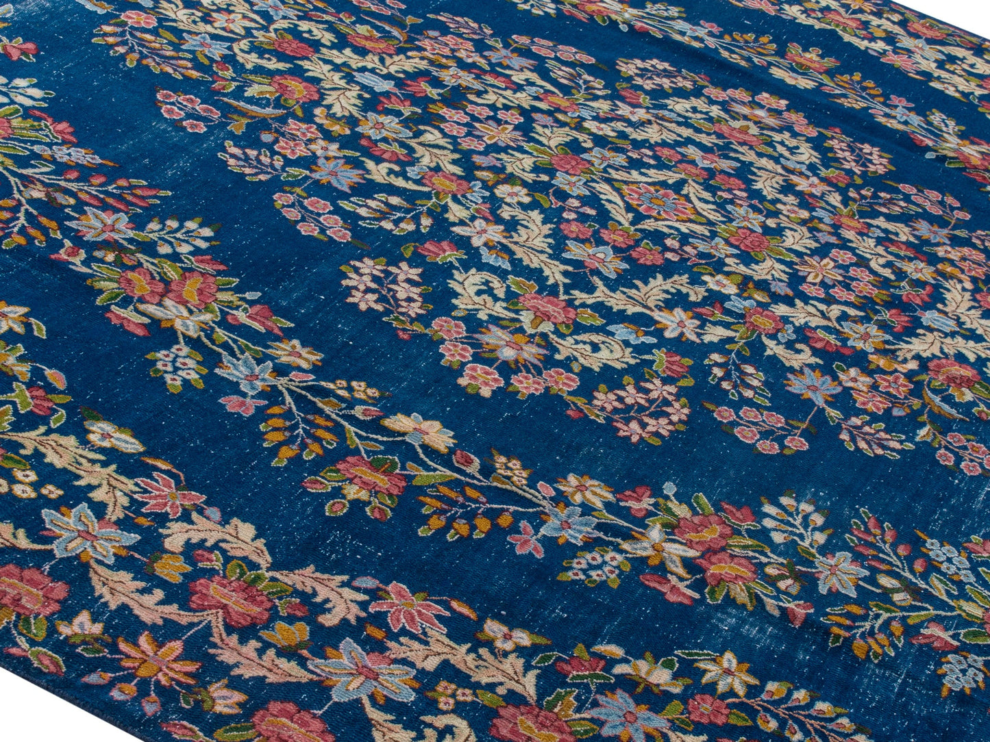 4389 - 9'11" x 13'7"