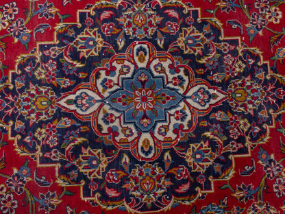 4398 - 7'3" x 10'10"