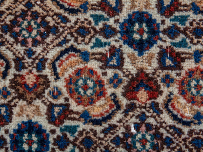 4399 - 9'11" x 13'6"