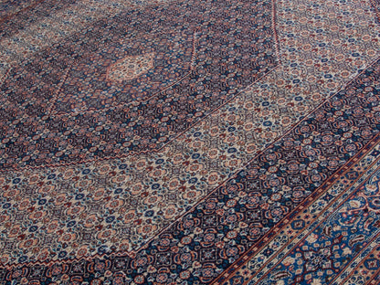 4399 - 9'11" x 13'6"