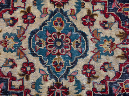 4404 - 9'8" x 13'11"