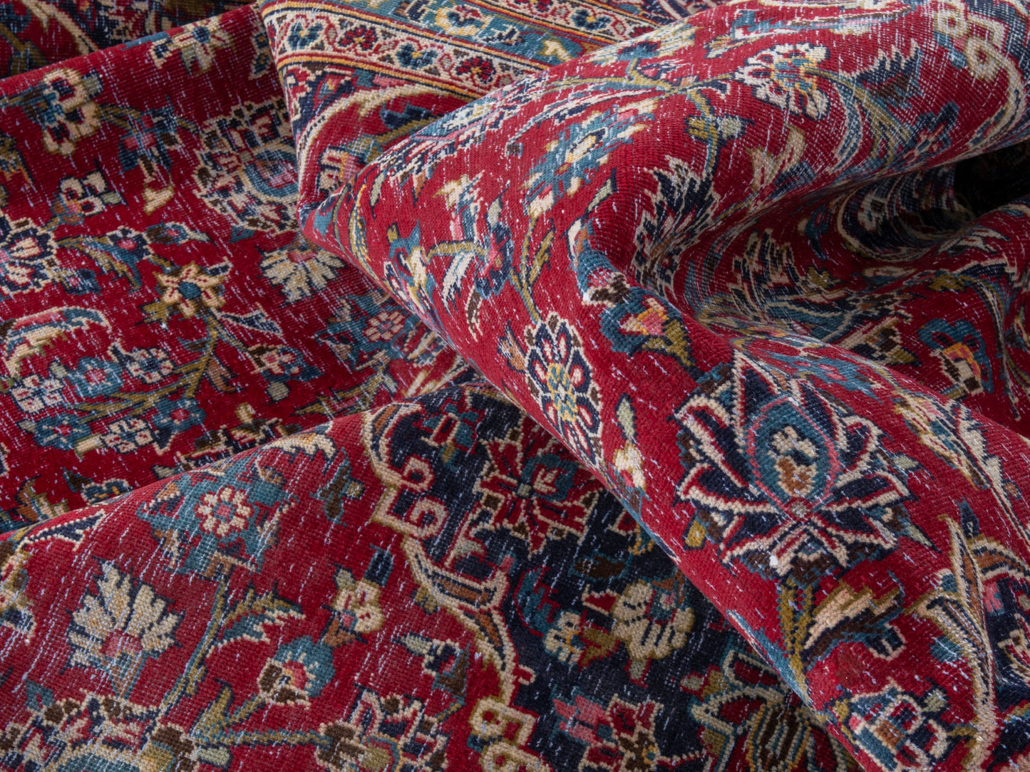 4404 - 9'8" x 13'11"