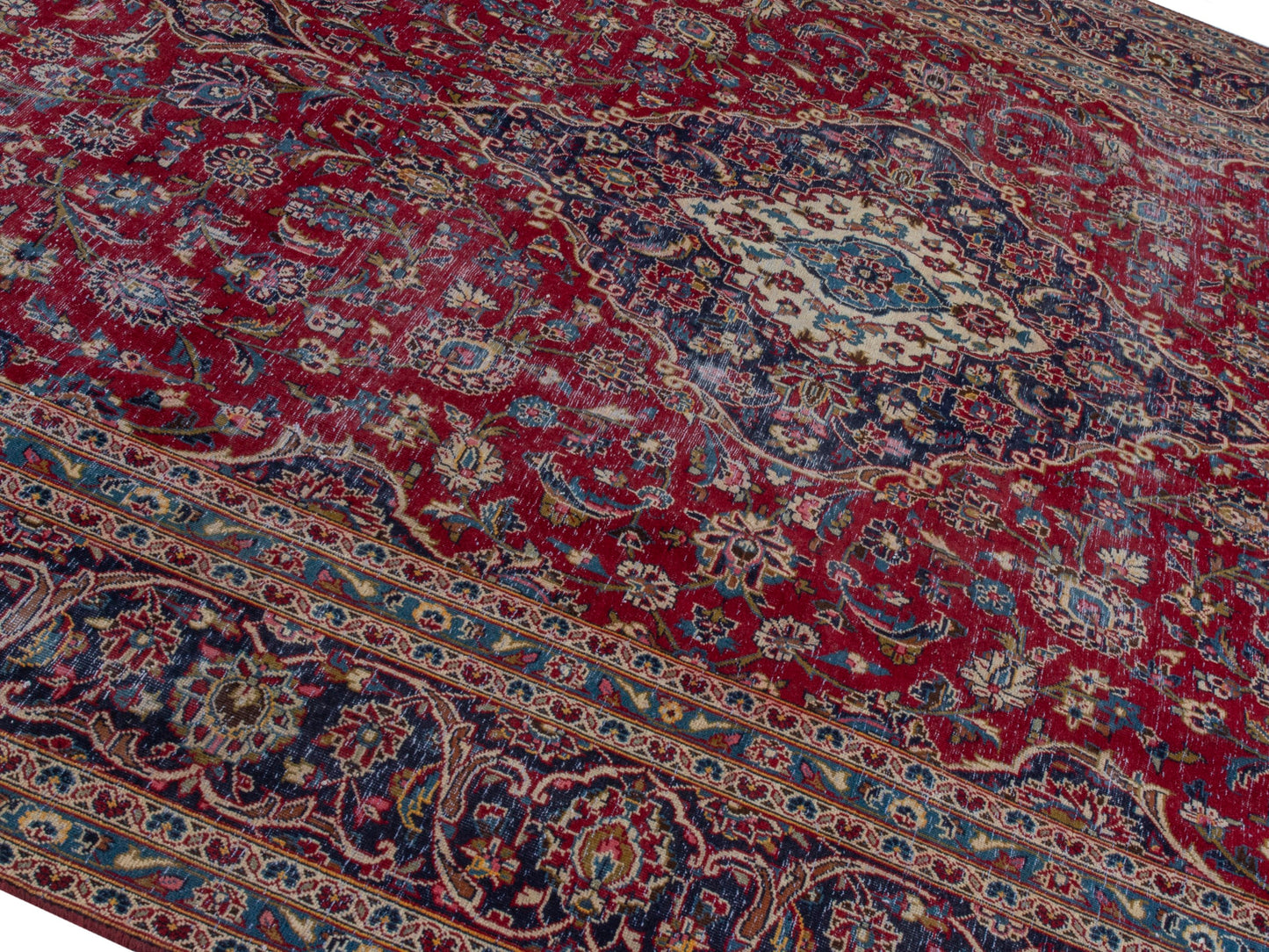 4404 - 9'8" x 13'11"