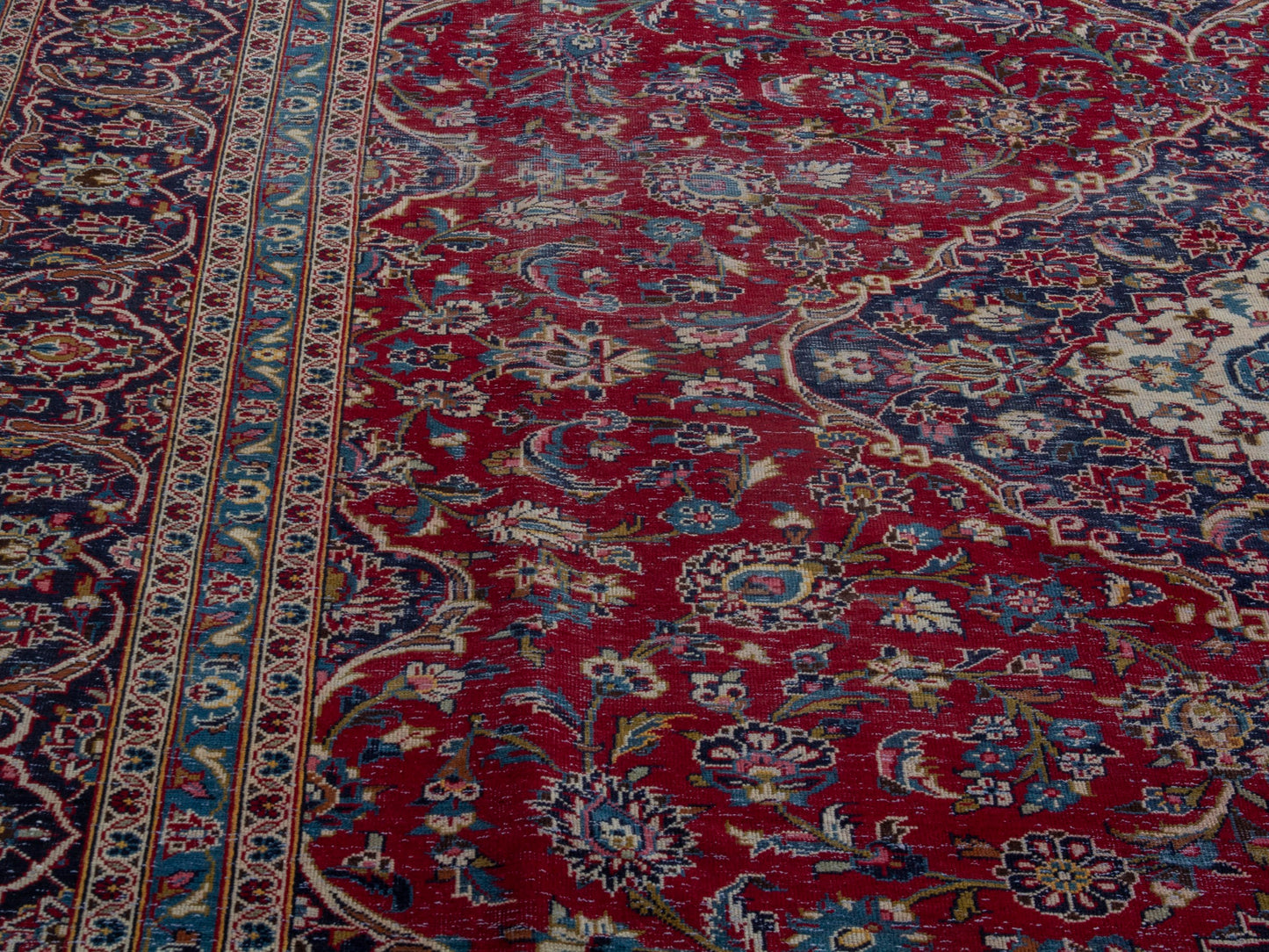 4404 - 9'8" x 13'11"