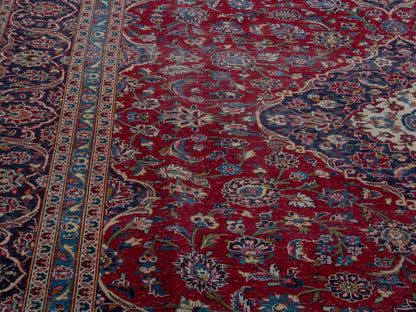 4404 - 9'8" x 13'11"