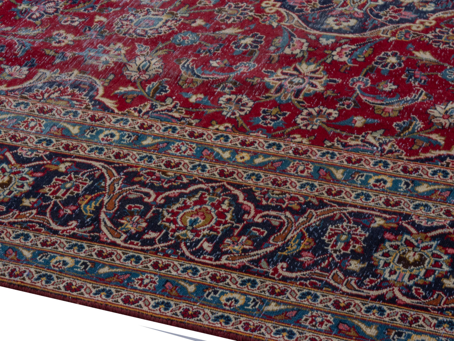 4404 - 9'8" x 13'11"