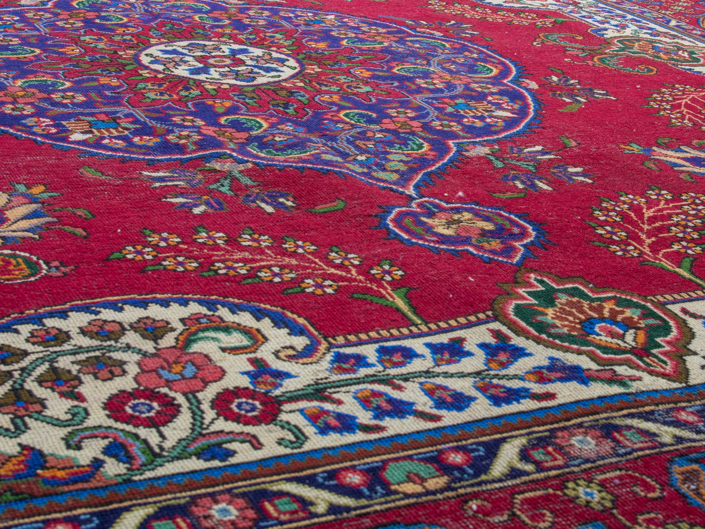 4408 - 9'8" x 10'10"