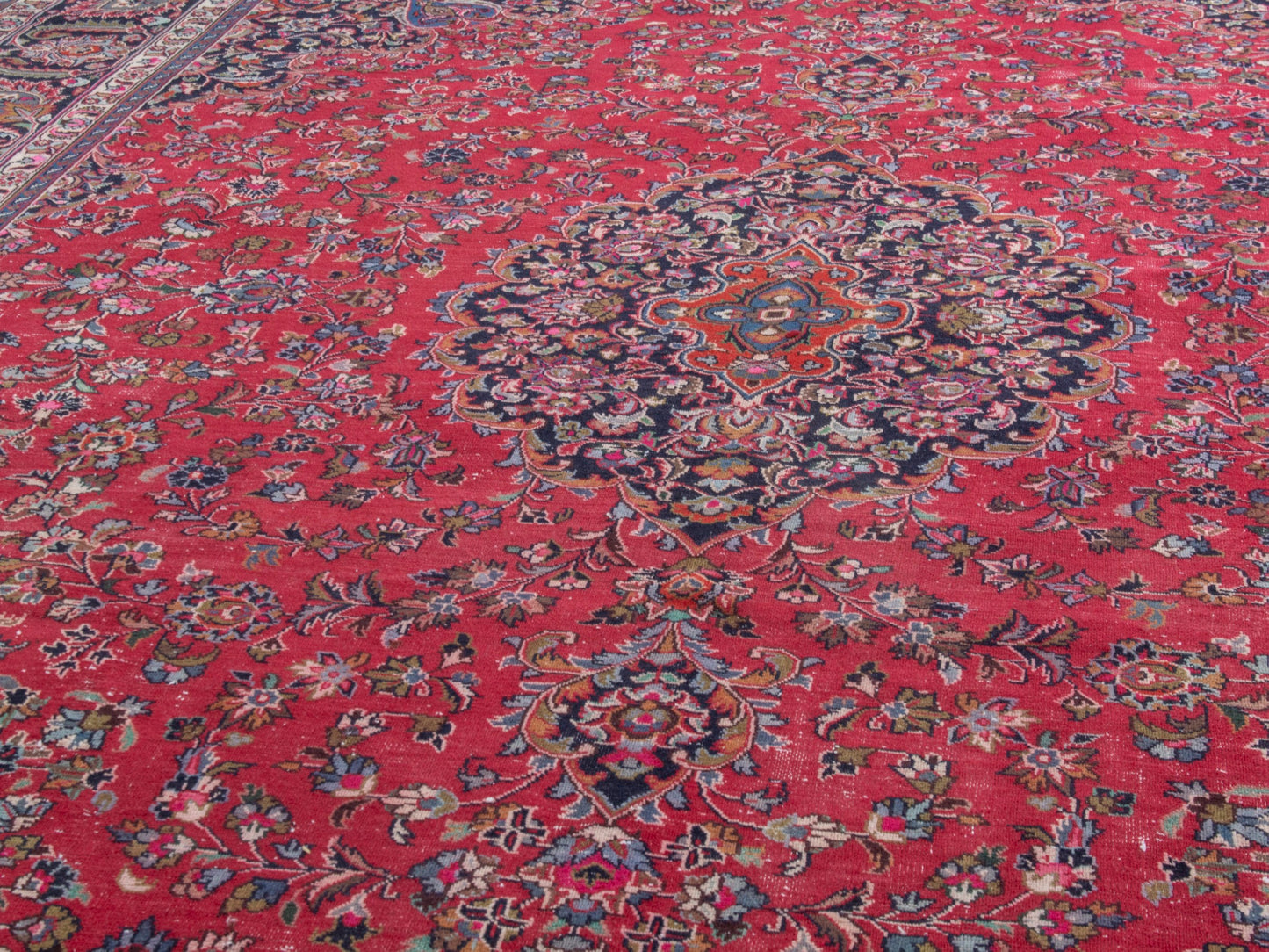 4410 - 9'8" x 12'11"