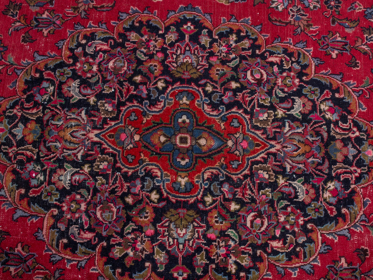 4410 - 9'8" x 12'11"