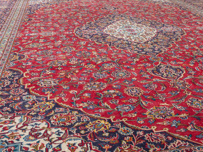 4420 - 9'10" x 13'3"