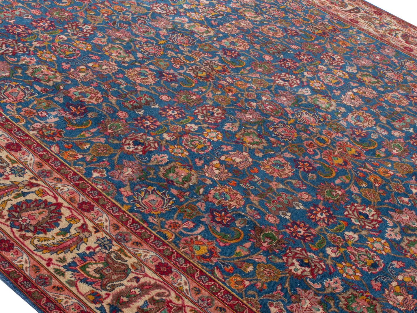 4424 - 9'6" x 12'10"