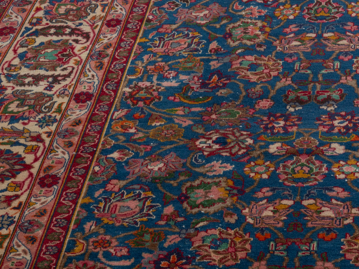 4424 - 9'6" x 12'10"