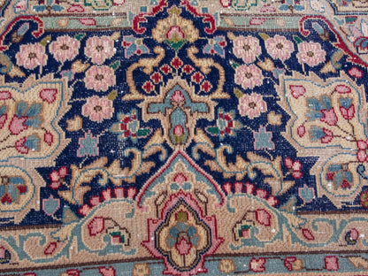 4426 - 10'1" x 13'7"