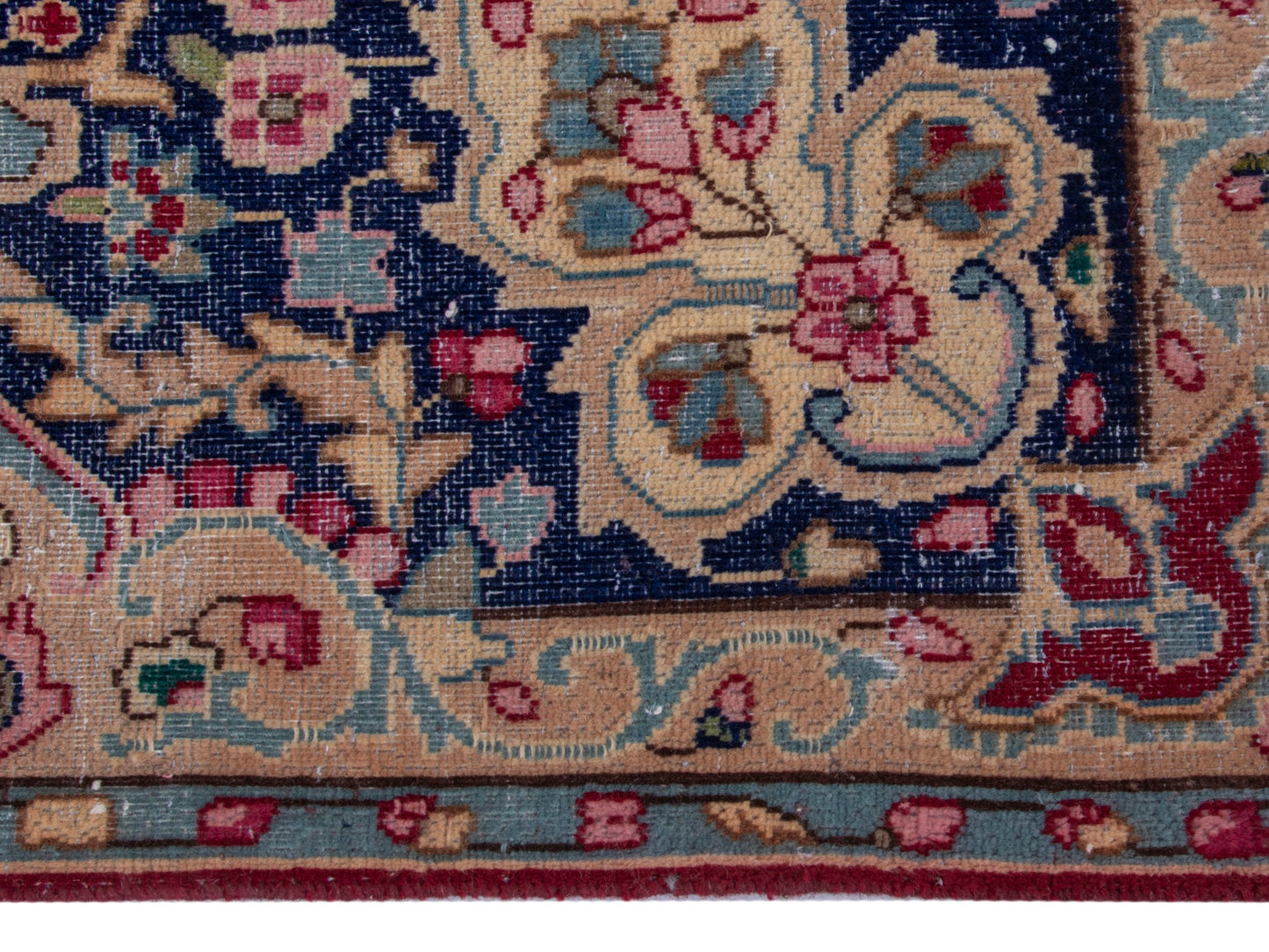 4426 - 10'1" x 13'7"