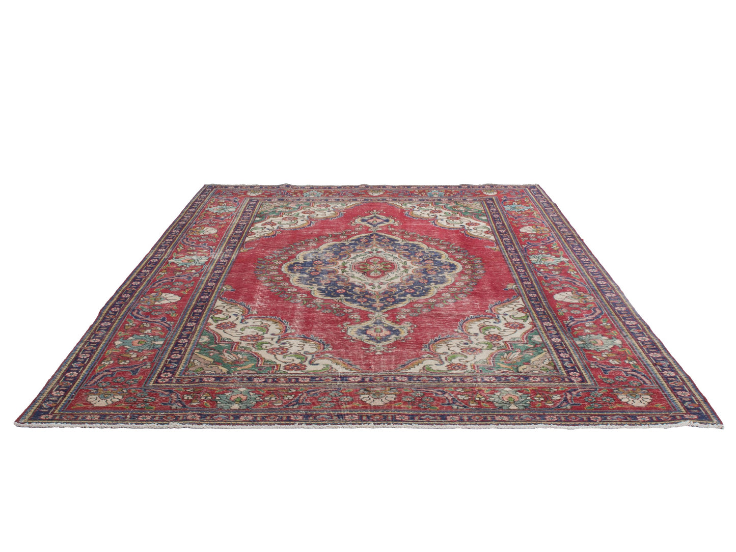 4431 - 7'10" x 11'2"