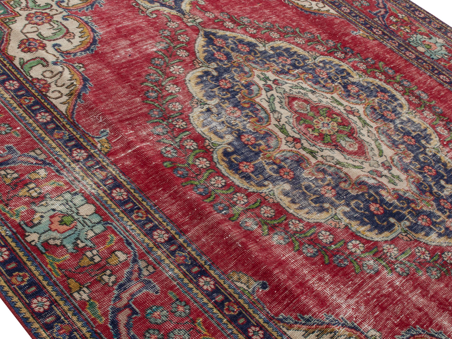 4431 - 7'10" x 11'2"