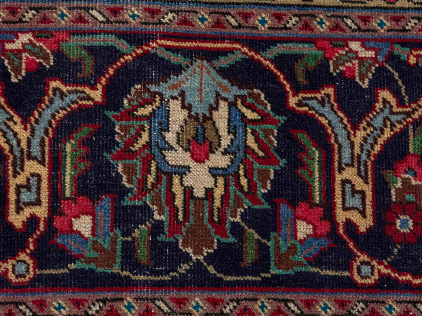 4435 - 9'10" x 13'1"