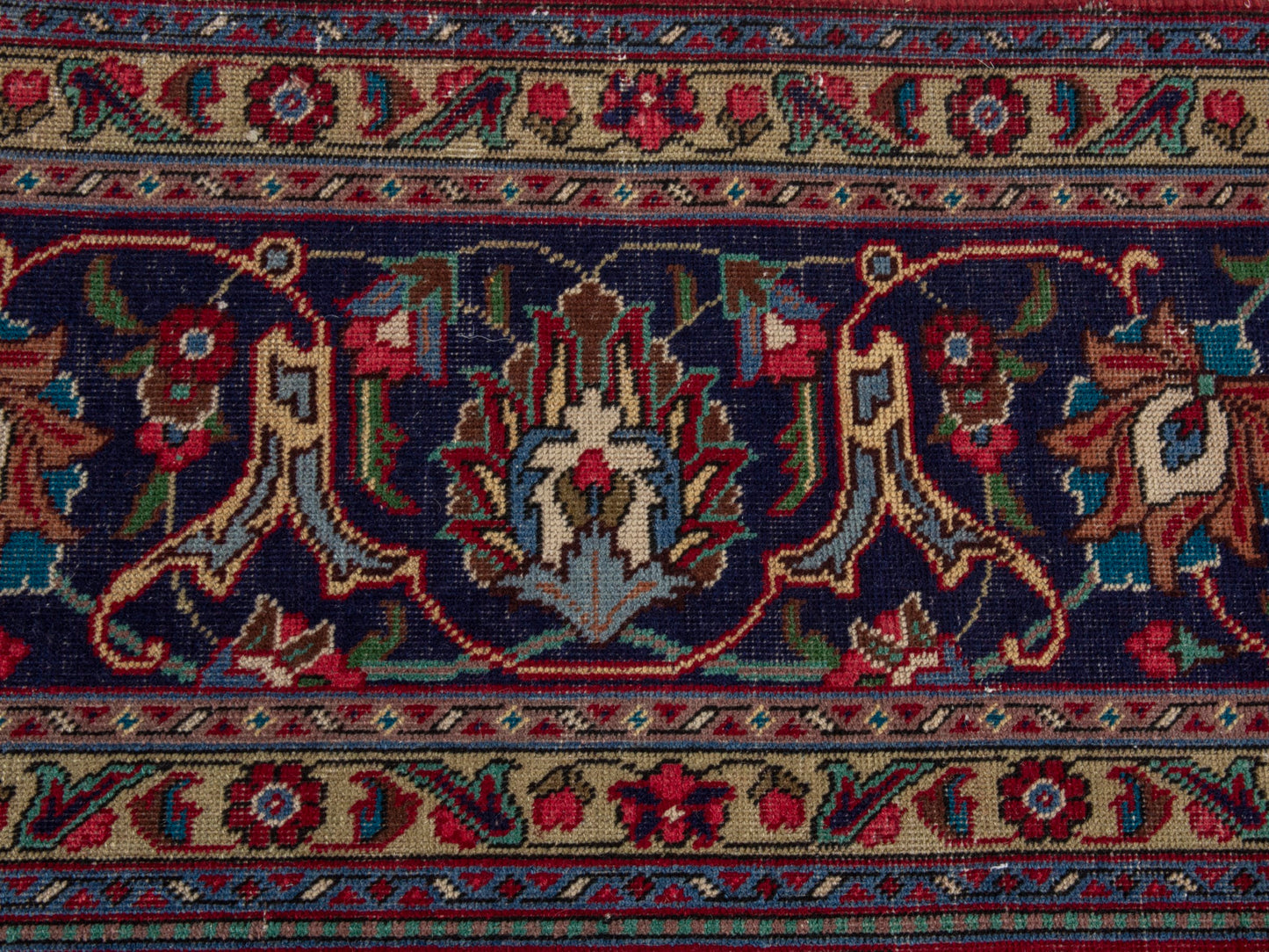 4435 - 9'10" x 13'1"