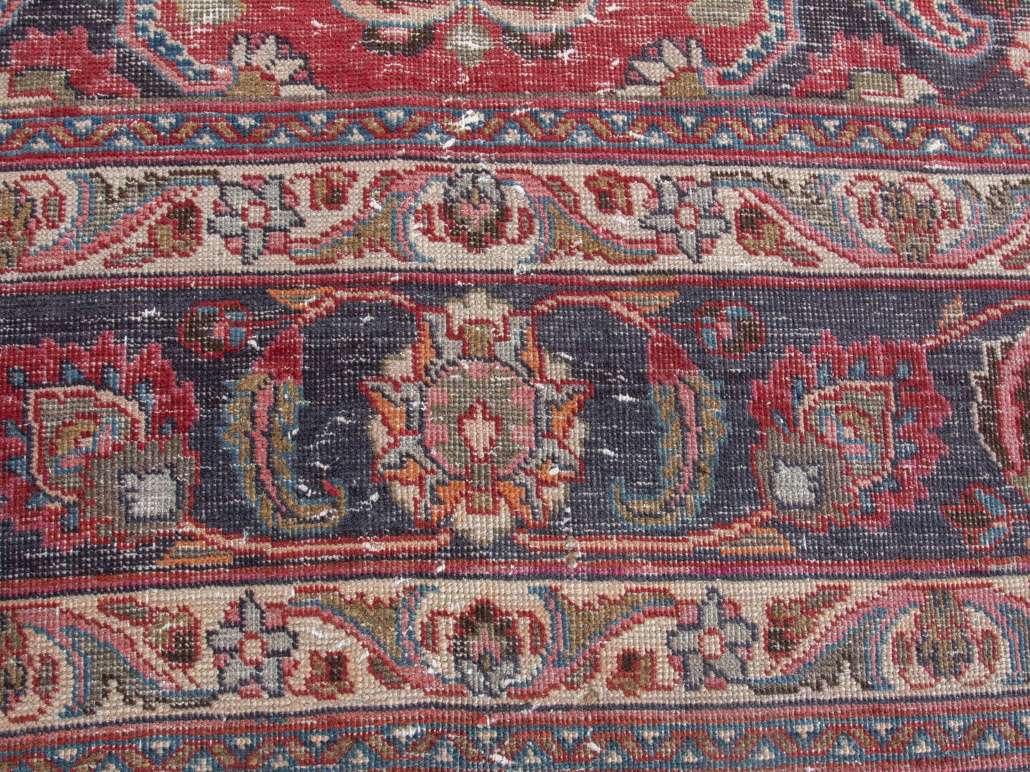 4450 - 9'10" x 13'1"