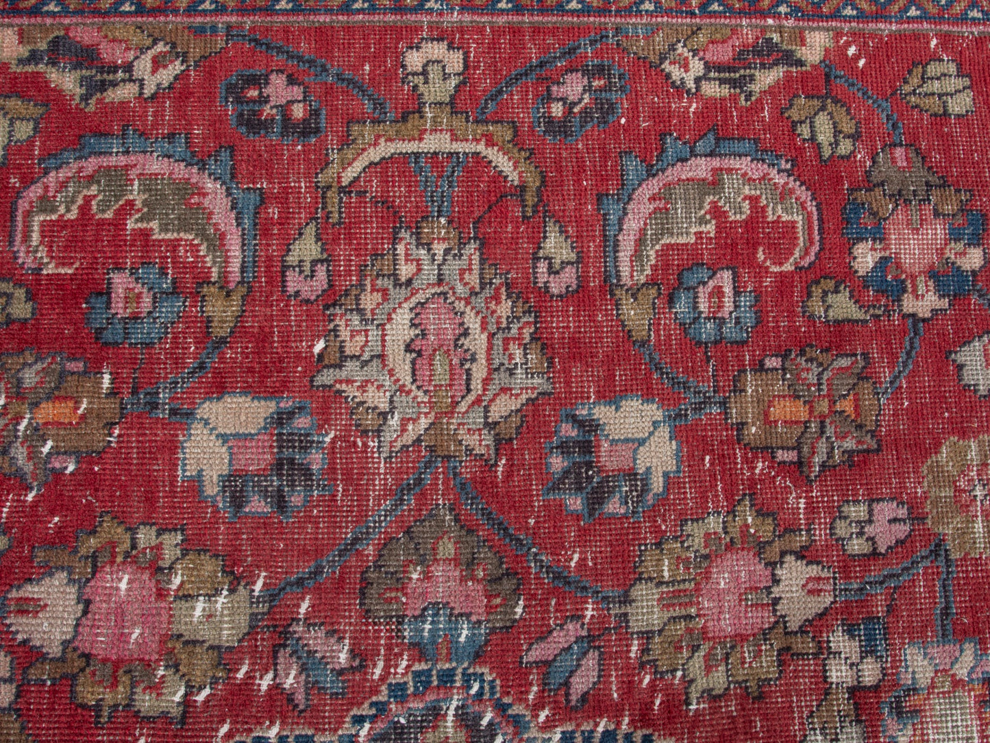 4450 - 9'10" x 13'1"