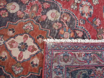 4450 - 9'10" x 13'1"