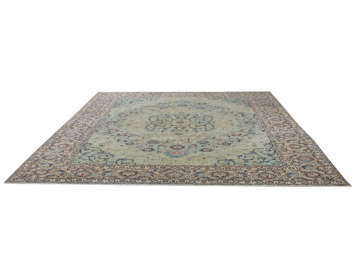 4452 - 10'4" x 13'9"