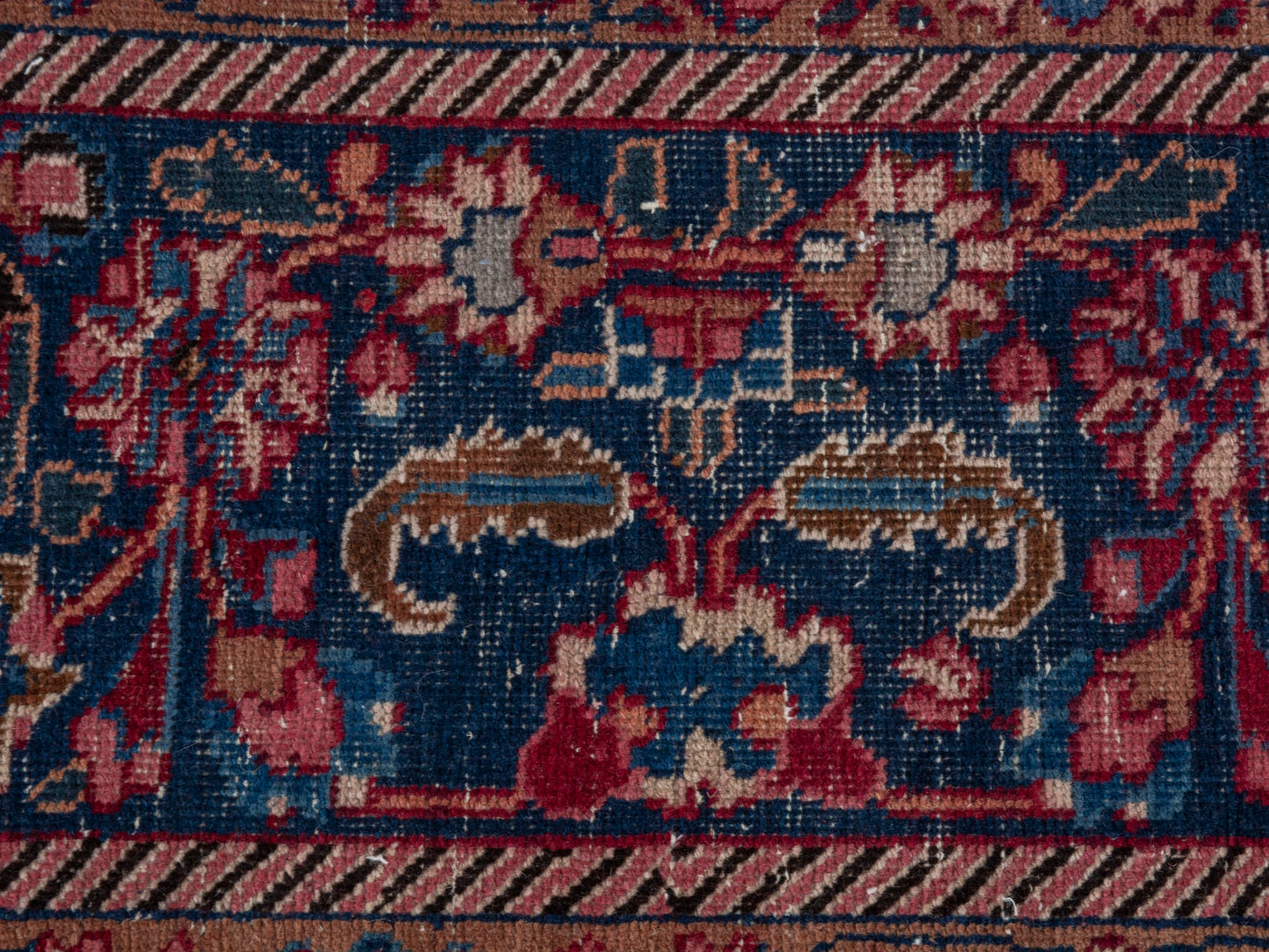 4453 - 9'9" x 12'10"