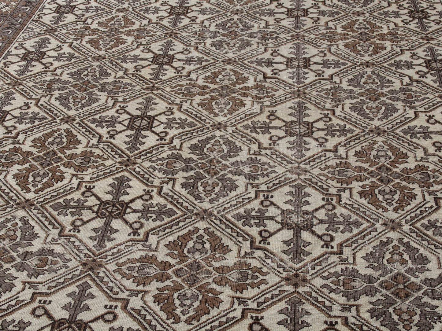 4460 - 7'10" x 10'11"