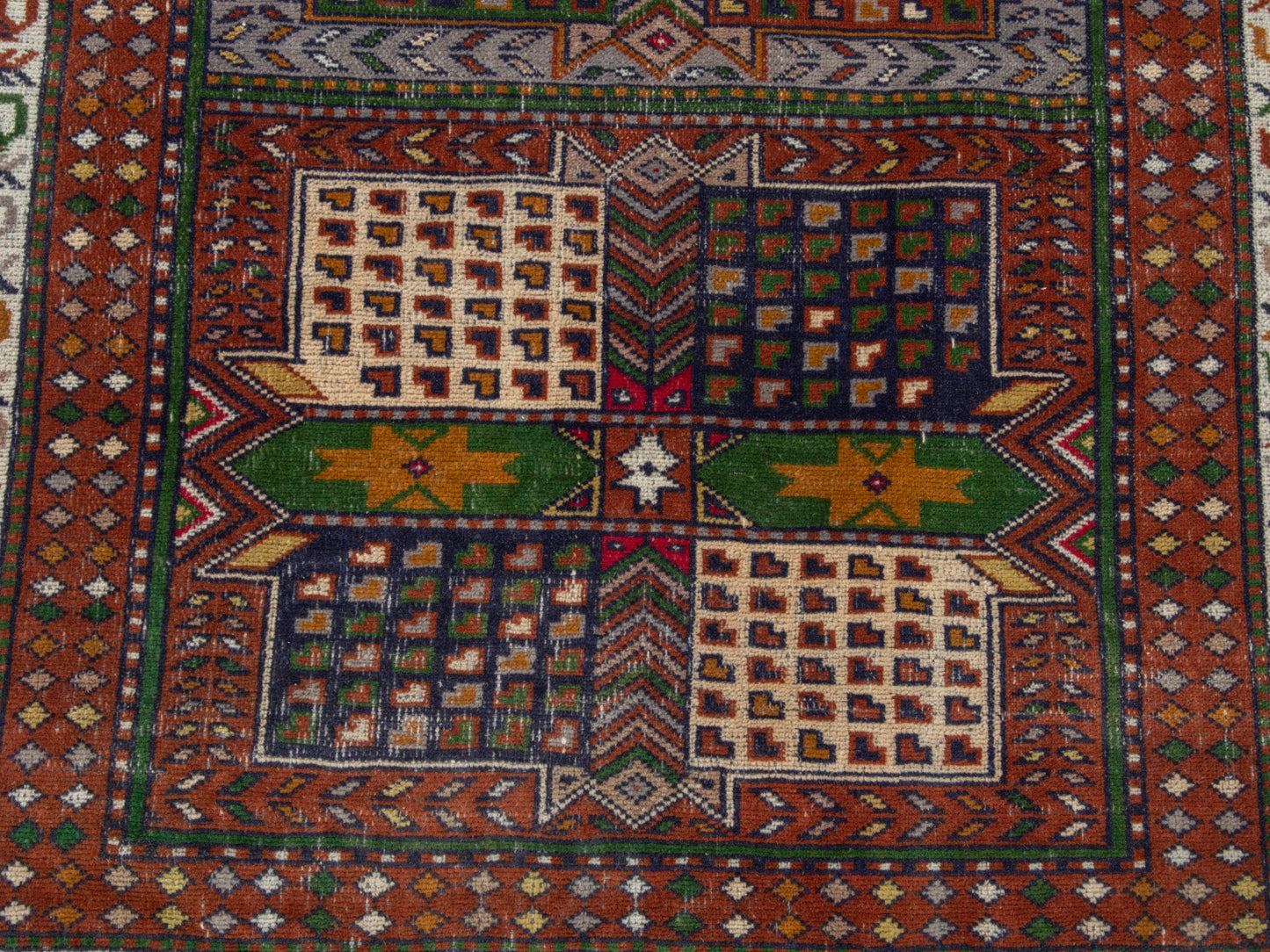 4506 - 3'11" x 5'11"