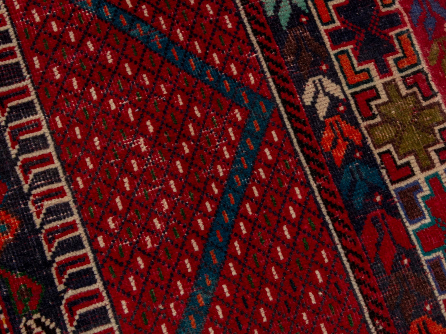 4689 - 6'11" x 9'11"