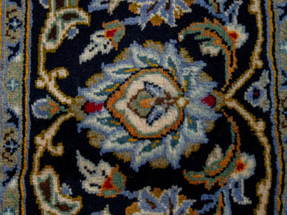 4702 - 9'11" x 13'5"