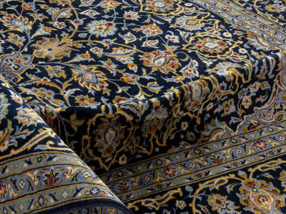 4702 - 9'11" x 13'5"